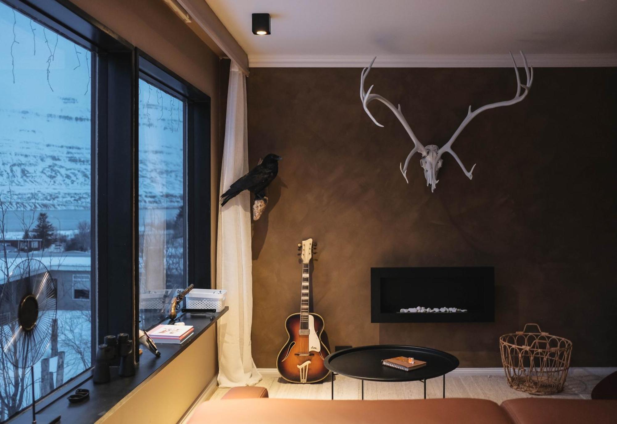 Botnahlid Villa, Mountain And Town Views And Outdoor Sauna Seythisfjorthur Exterior foto