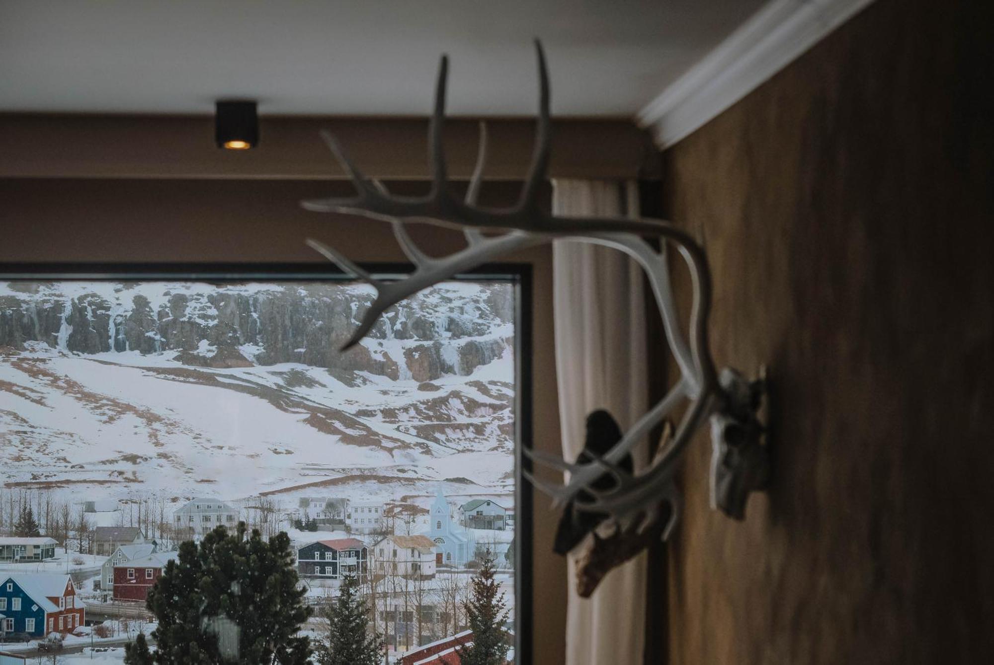 Botnahlid Villa, Mountain And Town Views And Outdoor Sauna Seythisfjorthur Exterior foto